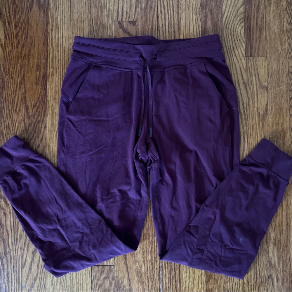 lululemon maroon jogger pants